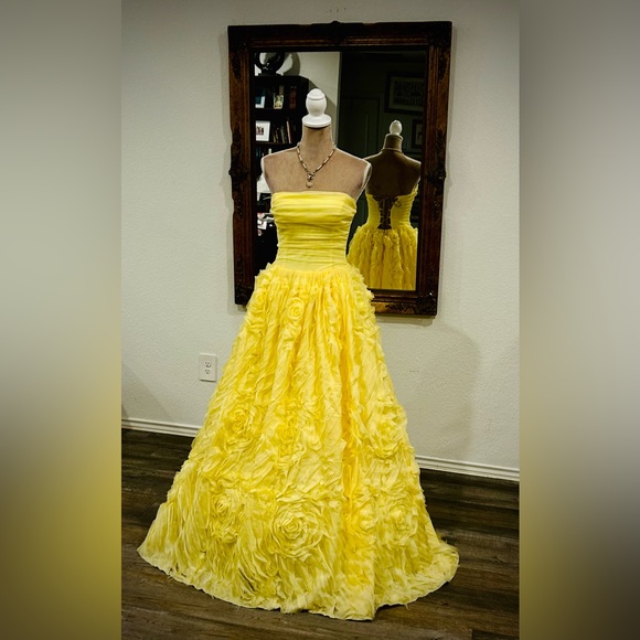 Macy’s TLC Say Yes Yellow Strapless Ball Gown Prom Pageant Dress Sz 9-10 - Picture 3 of 8